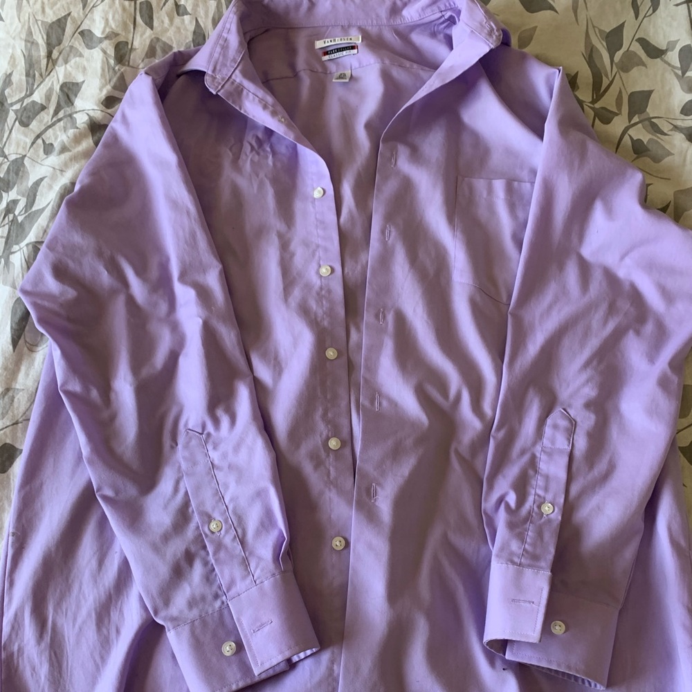 VAN HEUSEN Purple Men’s Button Up Dress Shirt!